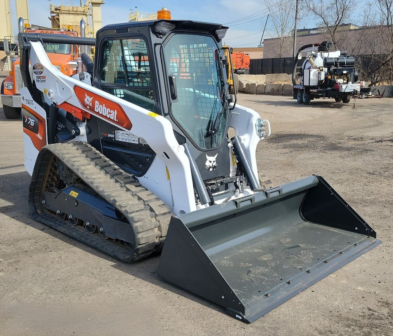 2022 Bobcat T76 Skid Steer Loader