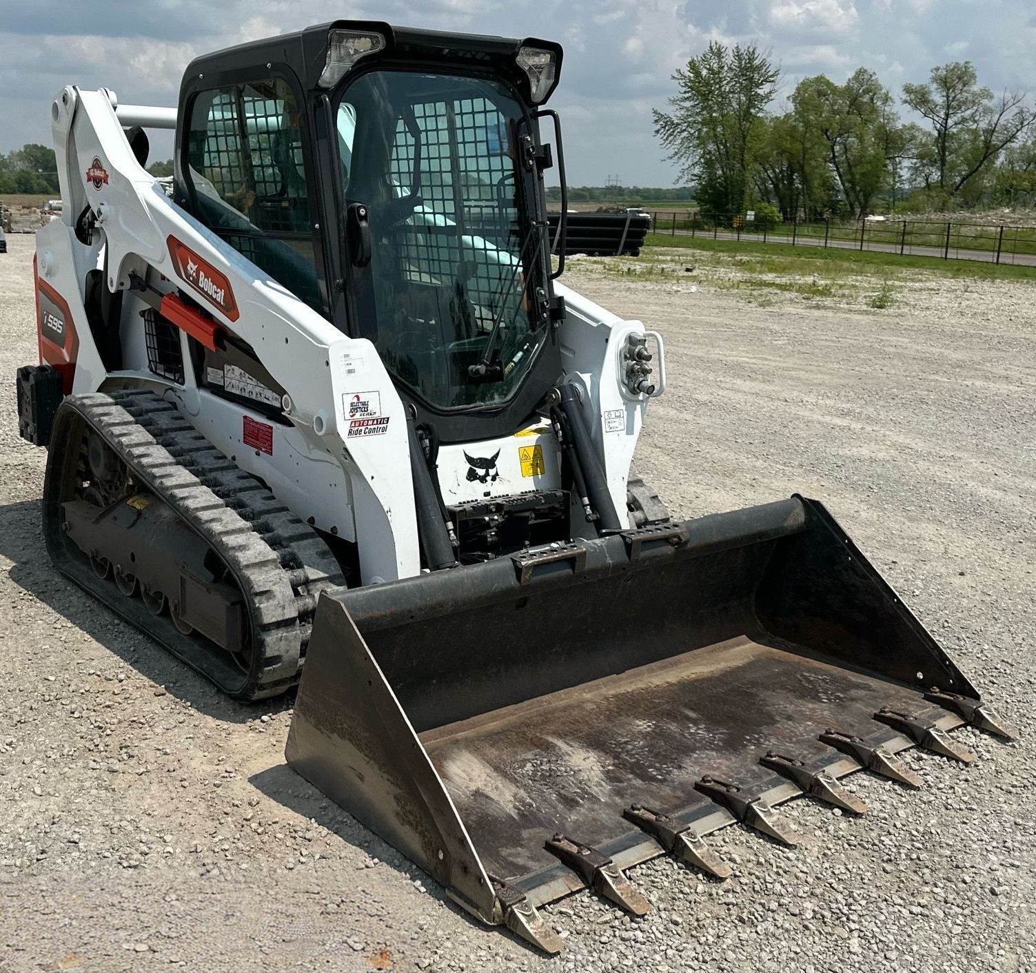 2022 Bobcat T595 Tracked Skid Steer Loader