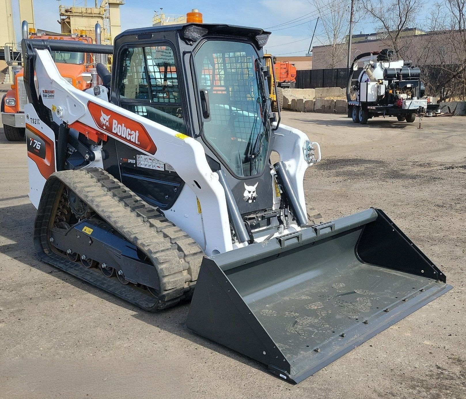 2022 Bobcat T76 Skid Steer Loader