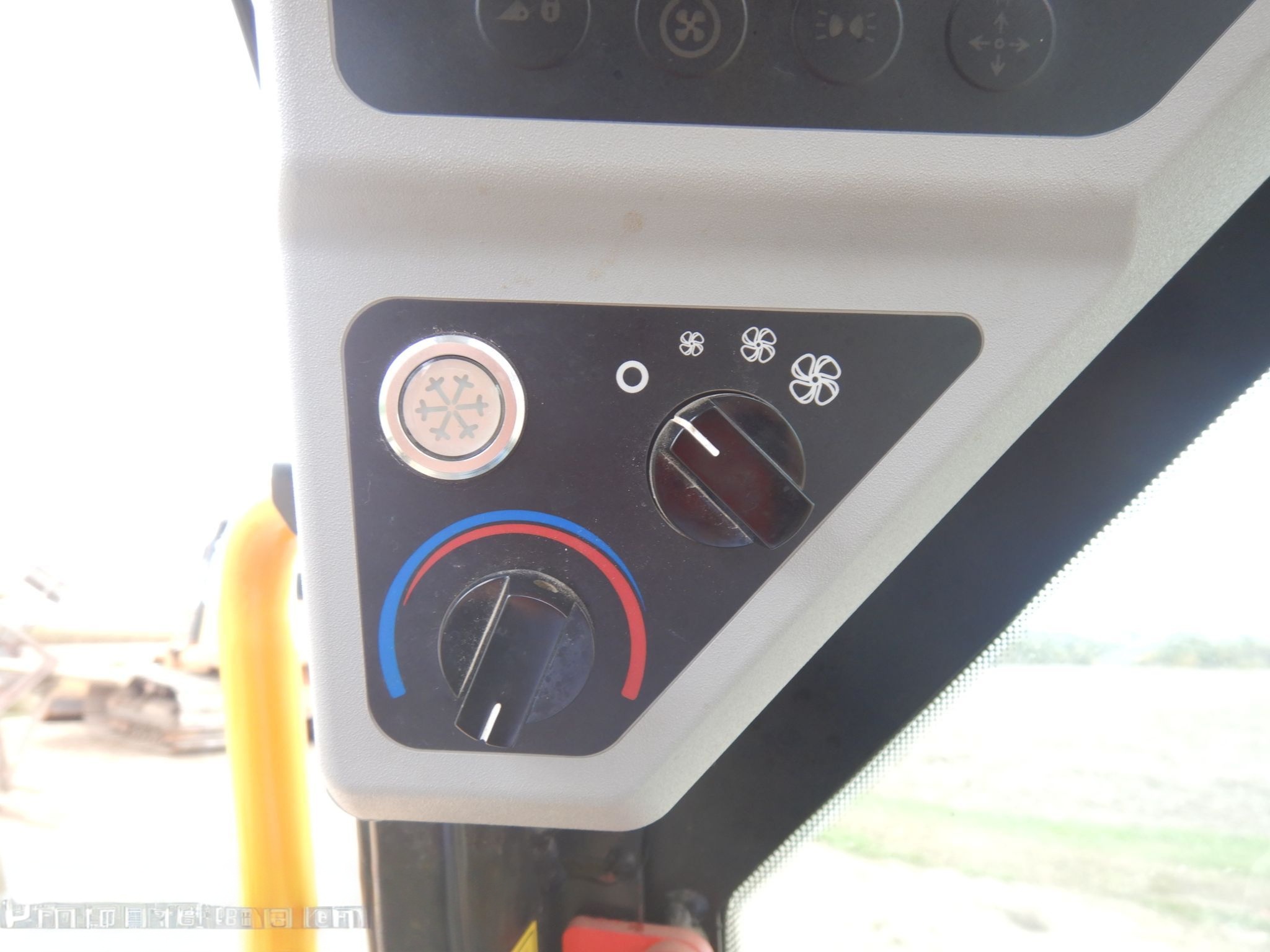 2020 JCB 270T Tracked Skid Steer Loader