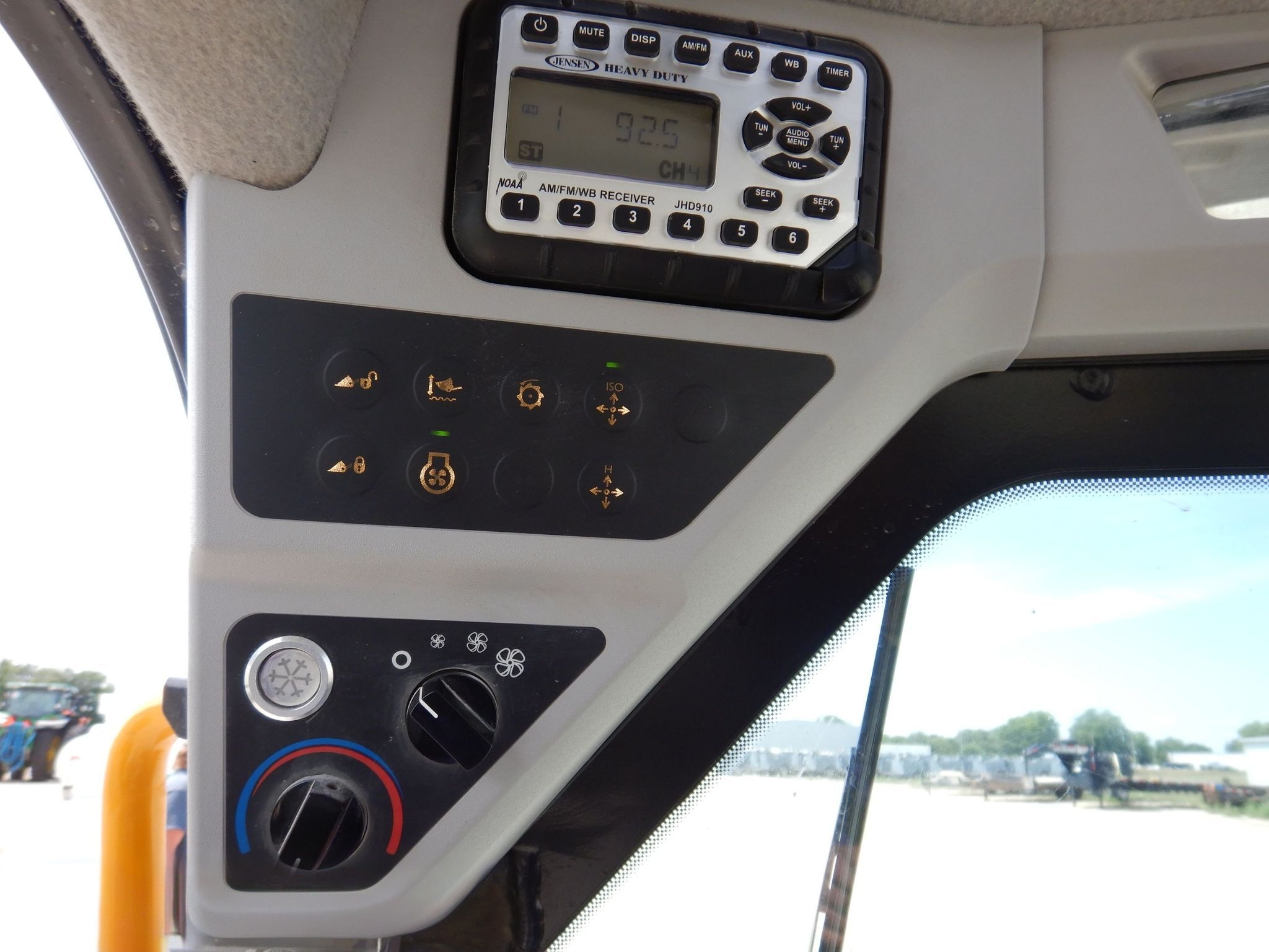 2022 JCB 3TS-8W Teleskid Skid Steer Loader