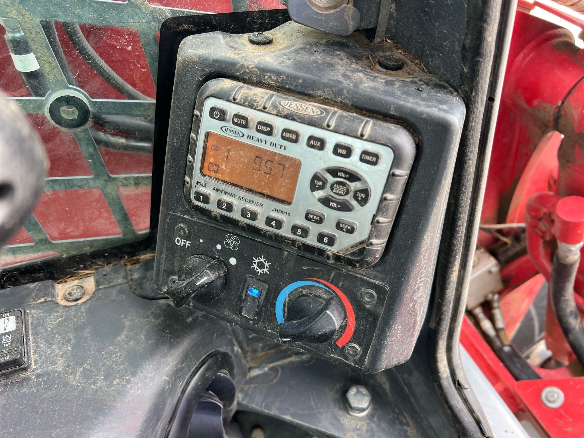 2021 Takeuchi TL12R2 Tracked Skid Steer Loader