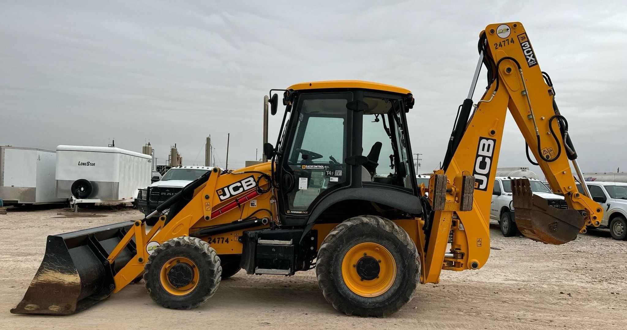 2023 JCB 3CX 15HFCE Backhoe
