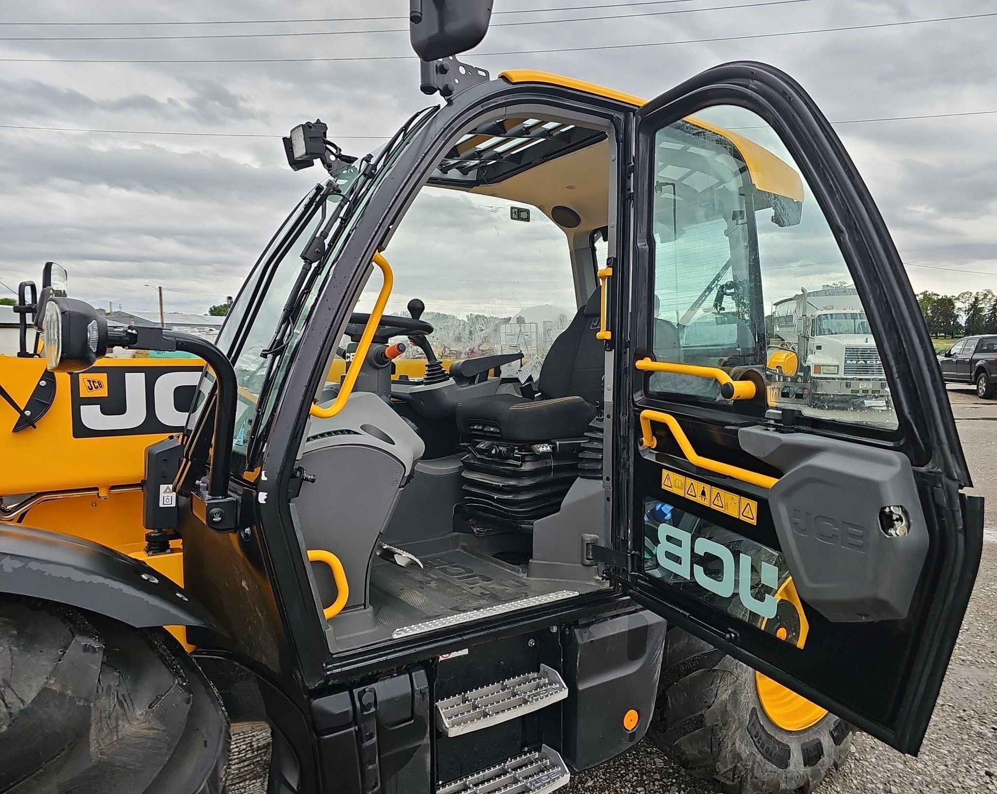 2024 JCB 542-70AG Telehandler