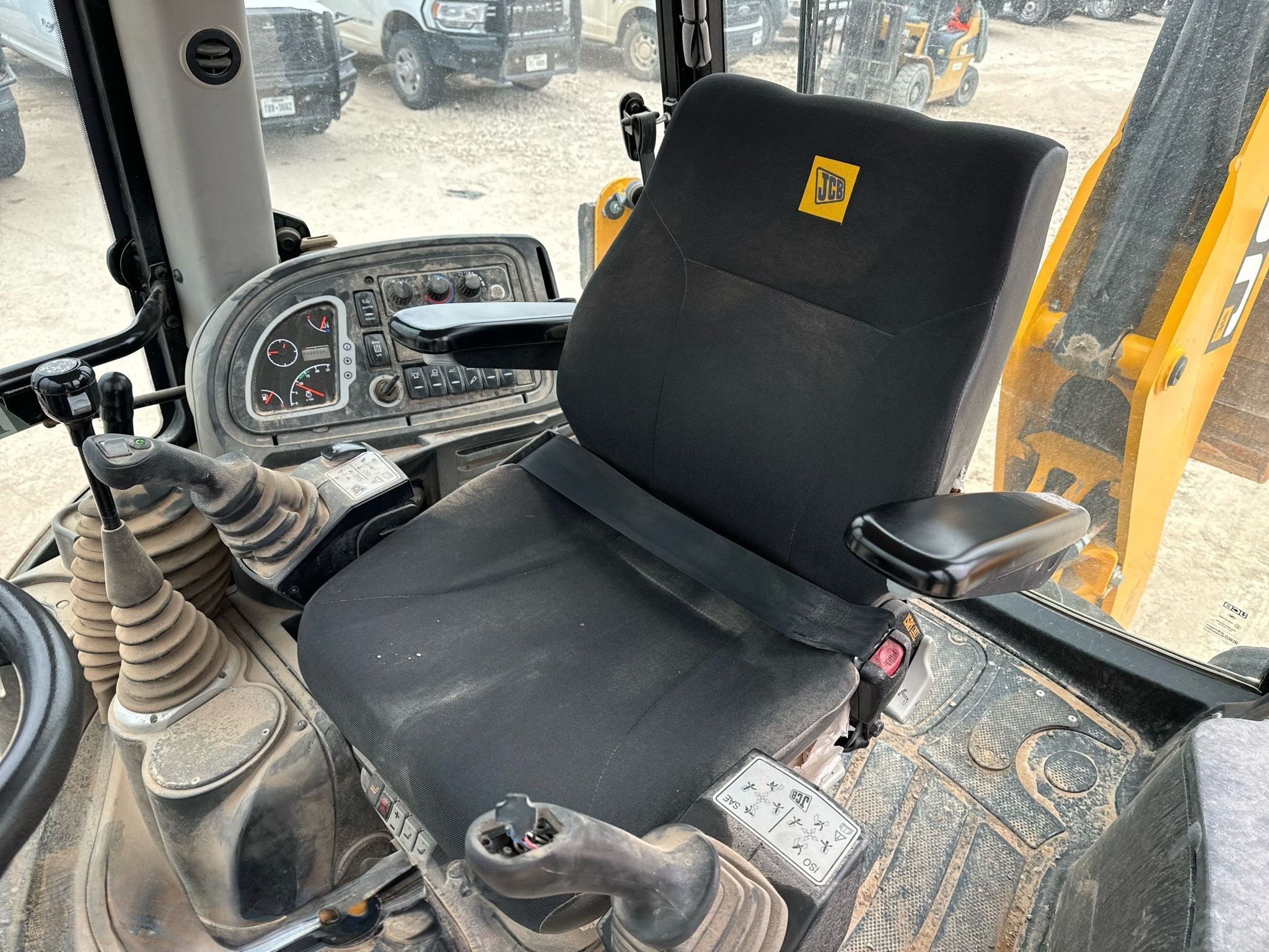 2023 JCB 3CX 15HFCE Backhoe
