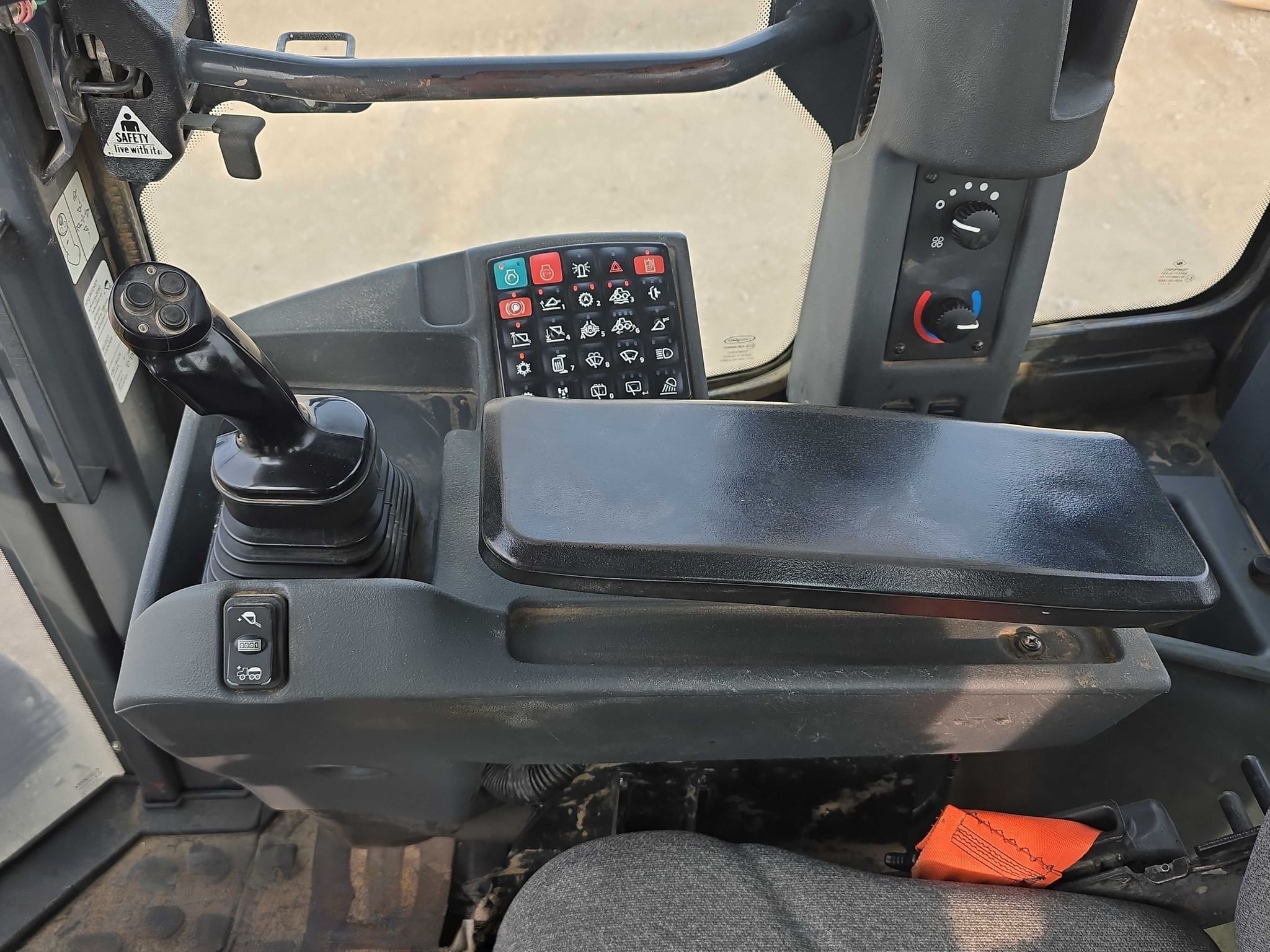 2019 John Deere 644K wheel loader