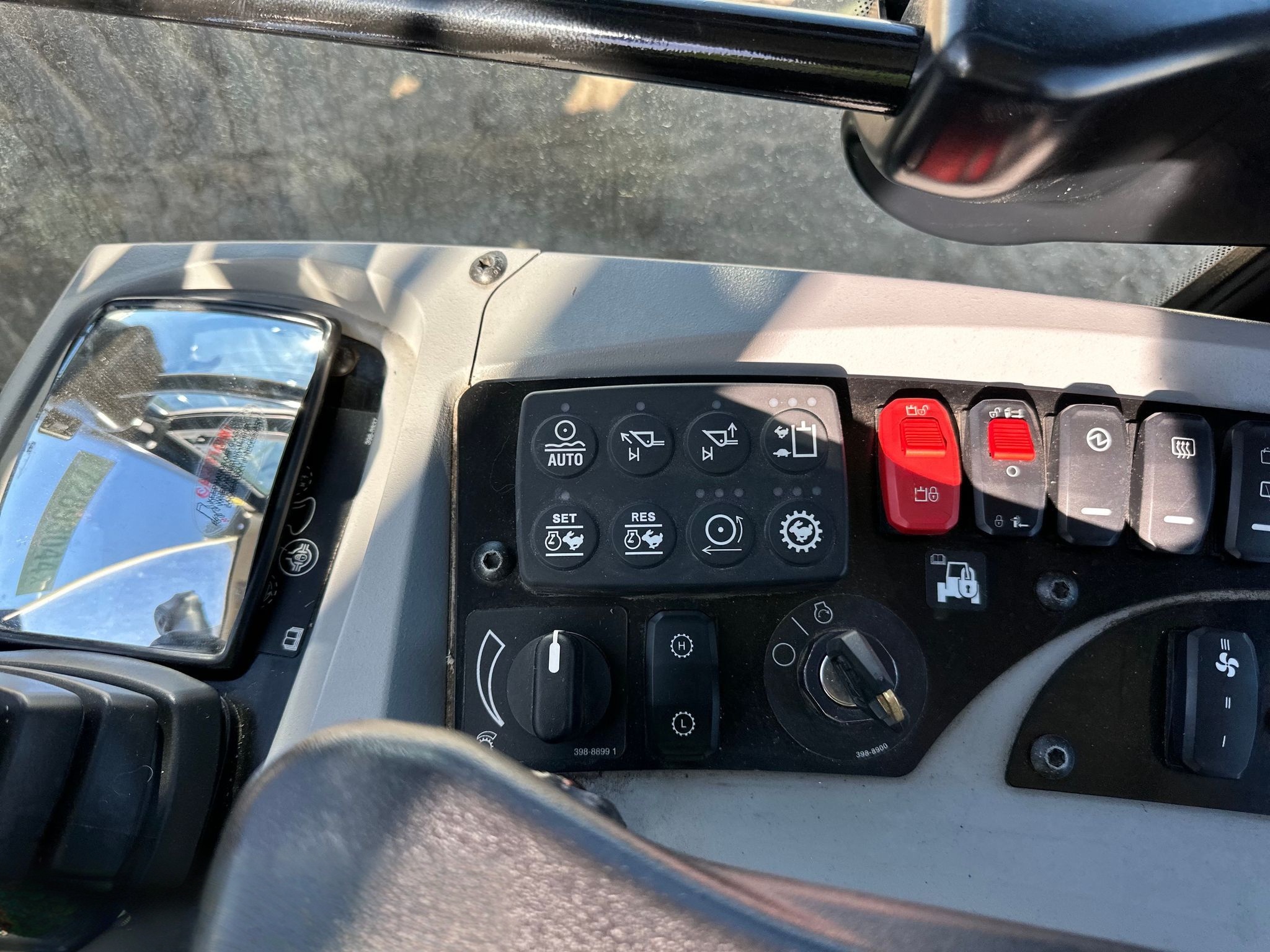 2023 Caterpillar 908M Wheel Loader