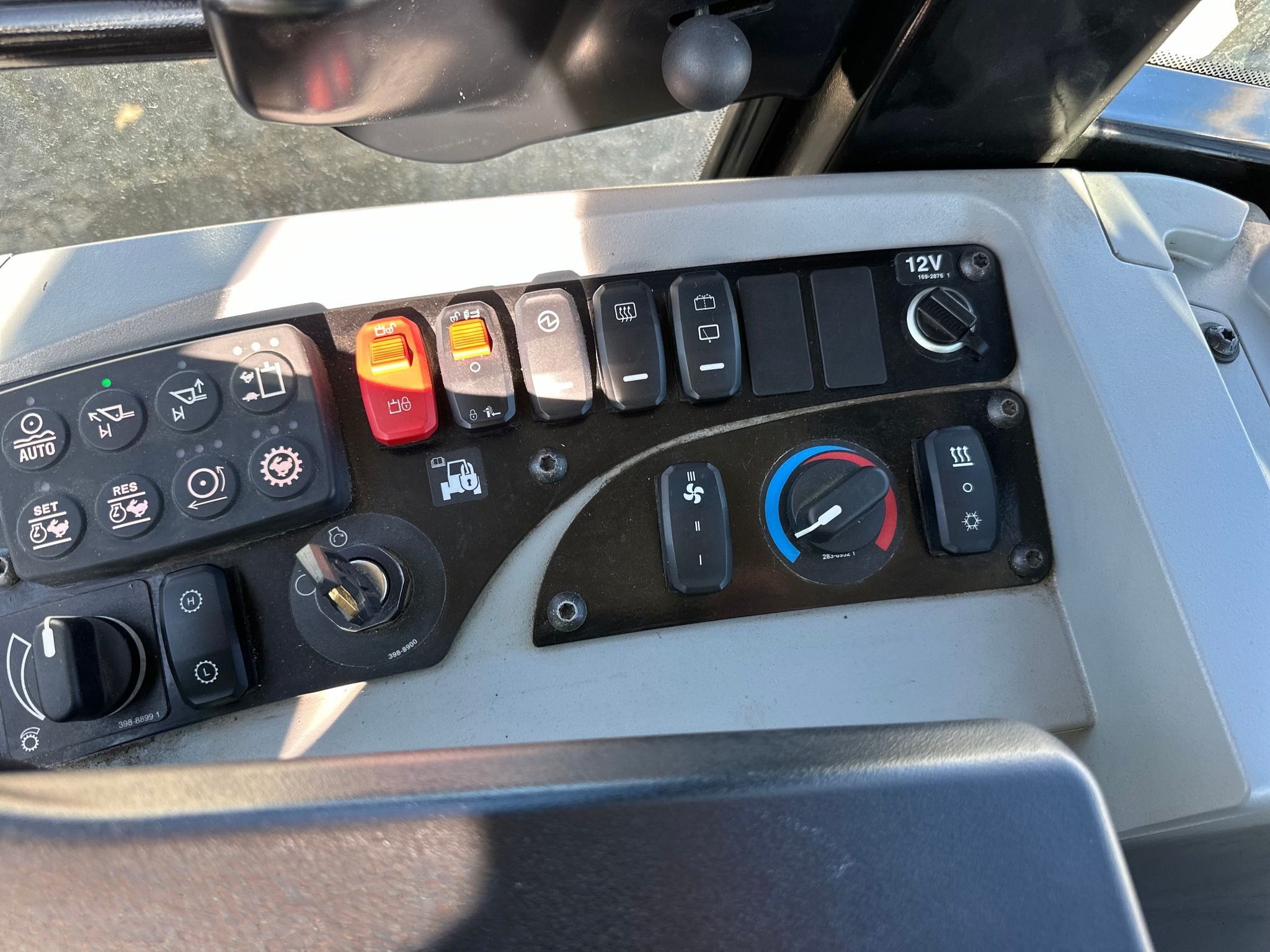 2023 Caterpillar 908M Wheel Loader