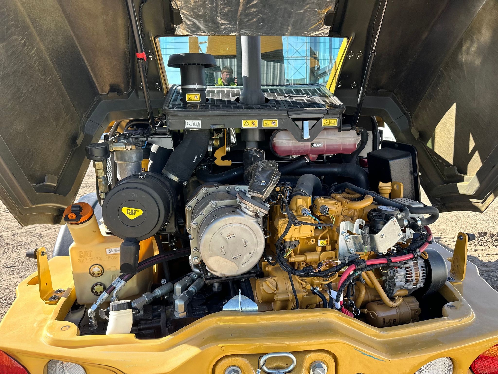 2023 Caterpillar 908M Wheel Loader